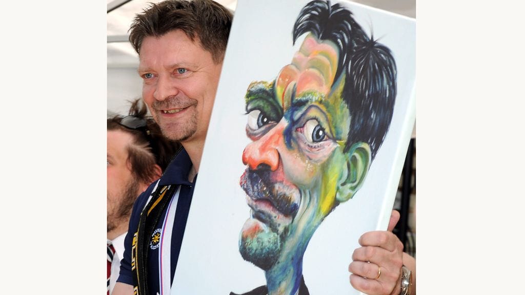 Jukka Jalonen sai fanilta hauskan lahjan.