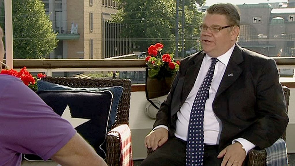 Timo Soini esiintyi tiistaina Huomenta Suomessa.