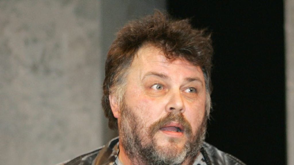 Suomalaisnäyttelijä Asko Sahlman menehtyi lauantai-iltana.