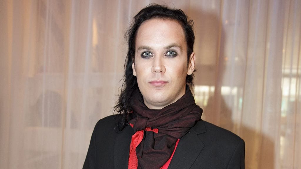 Uniklubin Jussi Selo sooloilee.