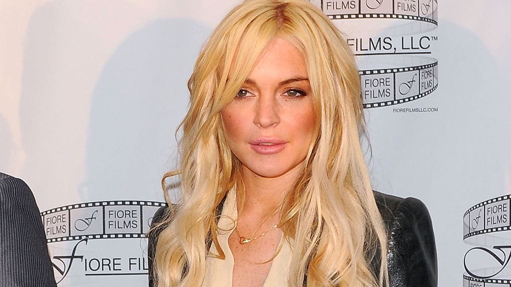 Lindsay Lohan vilautti.