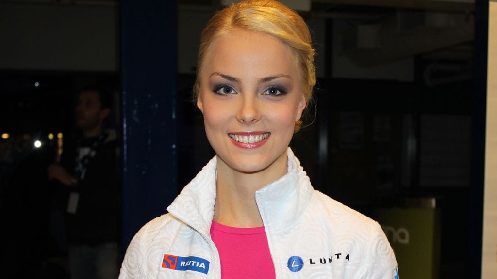 Kiira Korpi esiintyi Plan Jäägaalassa.