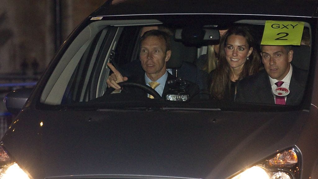 Kate Middleton hehkuu onnea häiden alla.