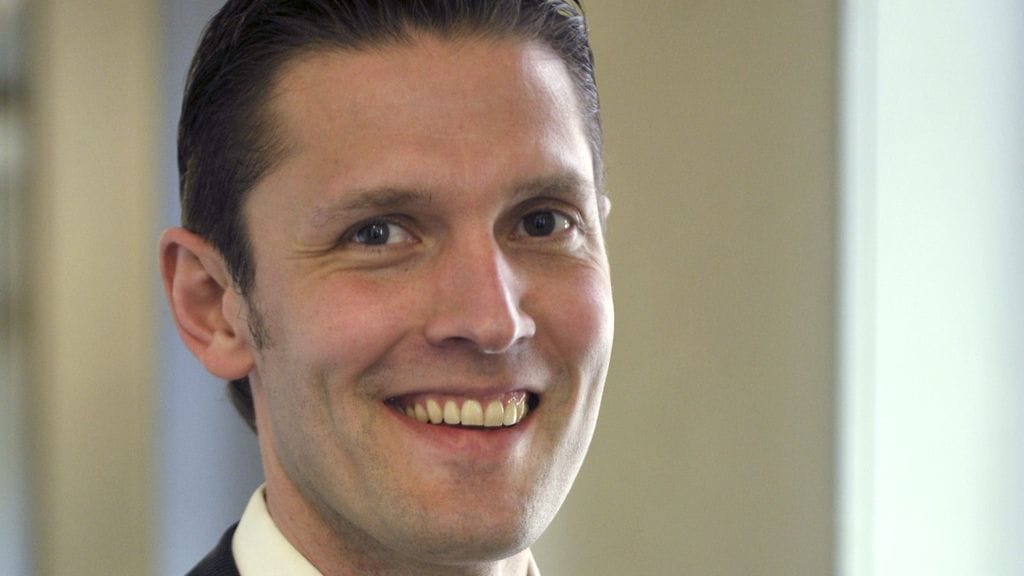 Sinuhe Wallinheimo nähdään myös MTV3:n jääkiekkoasiantuntijana.