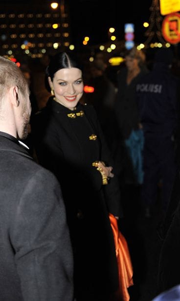 Jenni Vartiainen tuli Linnaan avomiehensä Jukka Immosen kanssa.