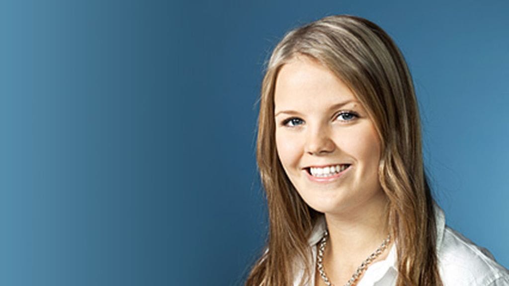 Nora Peltola on vuoden 2011 Suomen Lucia.