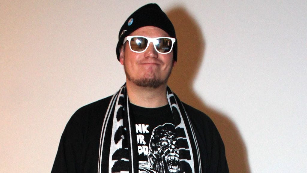 Petri Nygård julkaisi perjantaina 20.3.2015 Scooraan-singlensä.