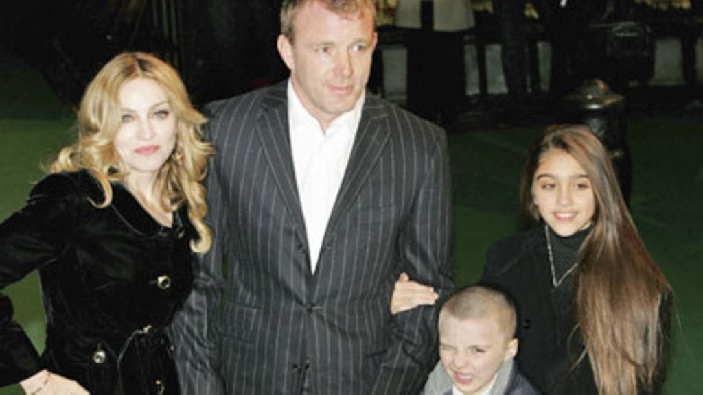 Madonna, Guy, Rocco ja Lourdes.