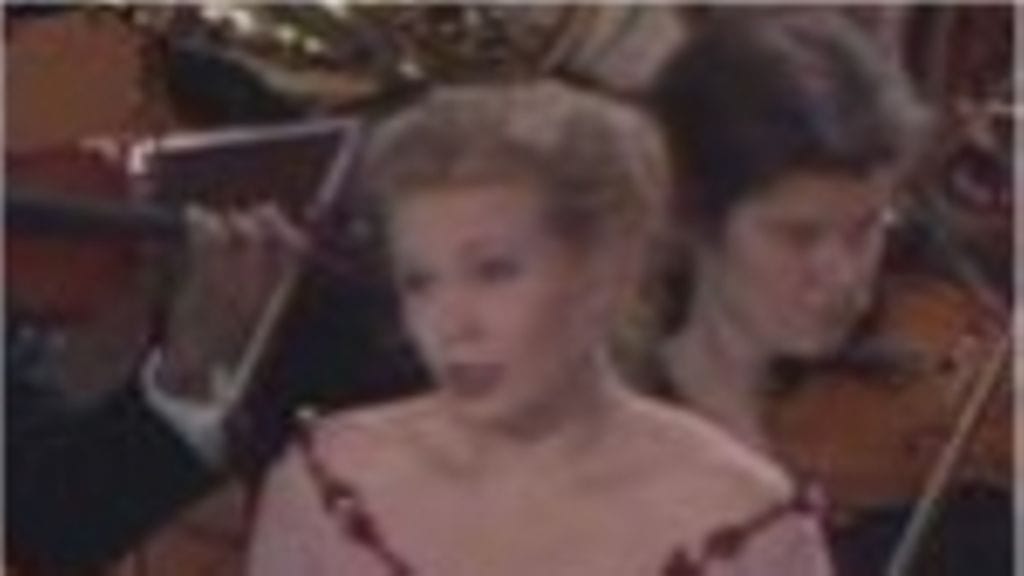 Helena Juntunen kilpailee viikonloppuna Cardiffin laulukilpailun voitosta.