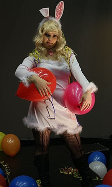 BB-Minna vappukuvauksissa (kuva: MTV3)