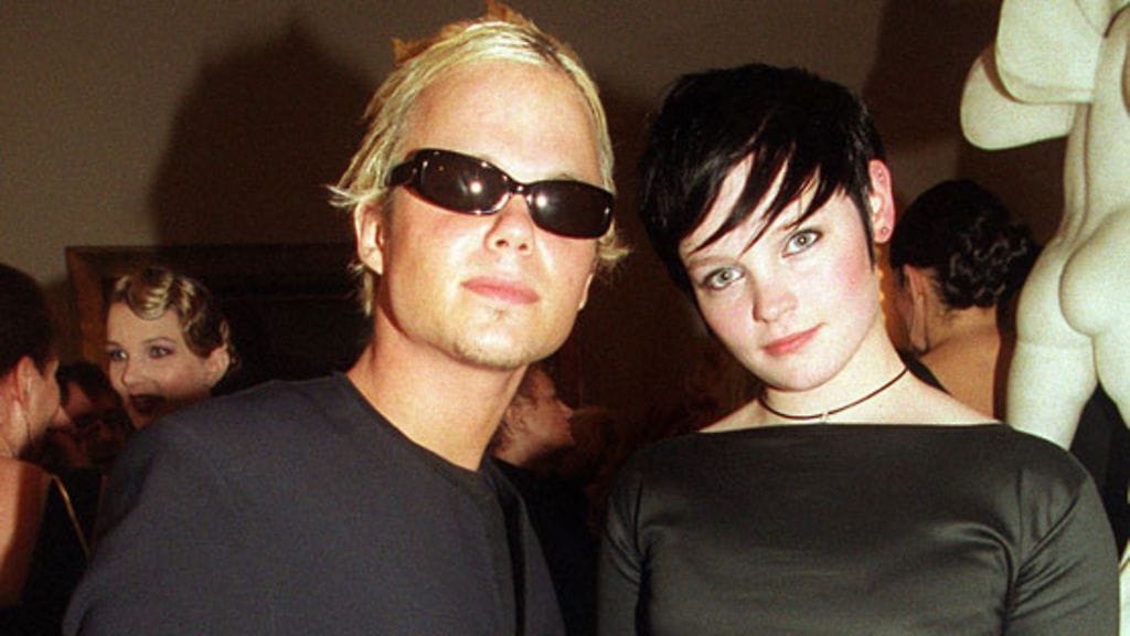 Lauri Ylönen ja Siiri Nordin linnan juhlissa vuonna 2001. (Kuva: Sari Gustafsson/Lehtikuva)