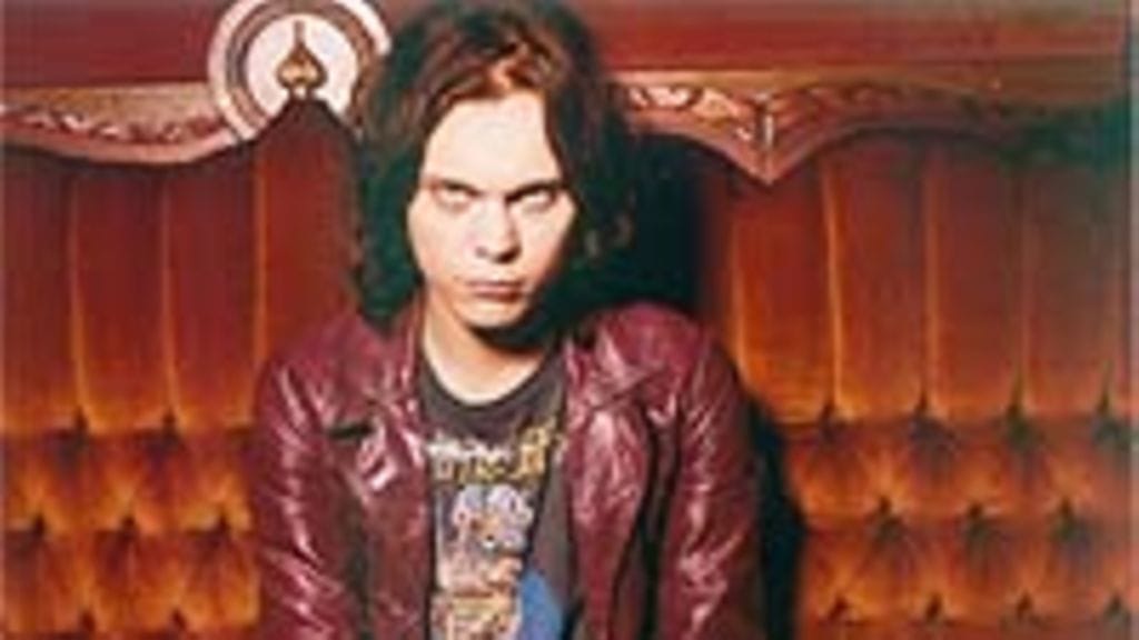 HIM-yhtyeen uusi albumi möi tuoreeltaan kultaa. Kuvassa yhtyeen laulaja Ville Valo.