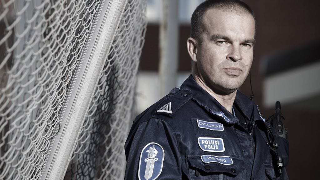 Lainvalvojat Subin netissä. Kuva. Sub.