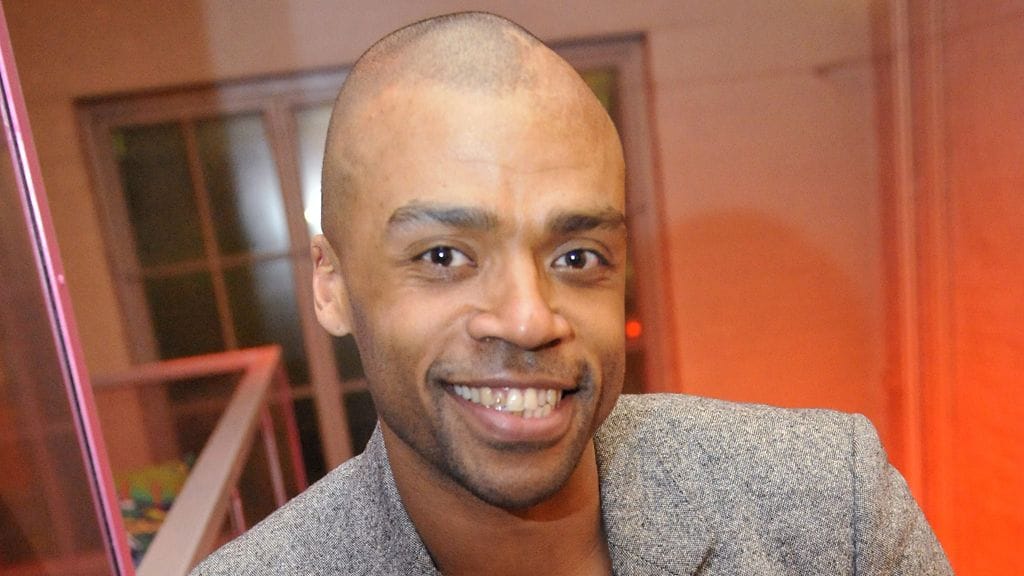 Juontaja-näyttelijä Jani Toivola on vihreiden eduskuntavaaliehdokkaana Uudellamaalla.