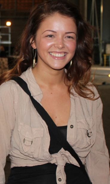 Raakel Korhola on äitinsä kaltainen kaunotar.