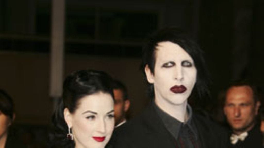 Von Teese ja Manson 2006. (Kuva: Pascal Le Segretain/Getty Images)