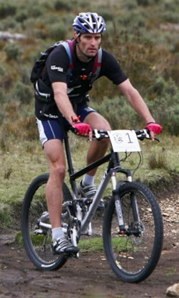 Pyöräilyhullu Mark Webber osallistuu extreme-kisaan (Getty)