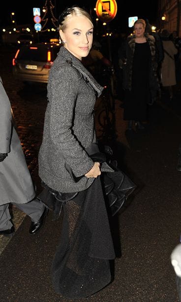 Minna Kauppi matkalla Linnan juhliin.