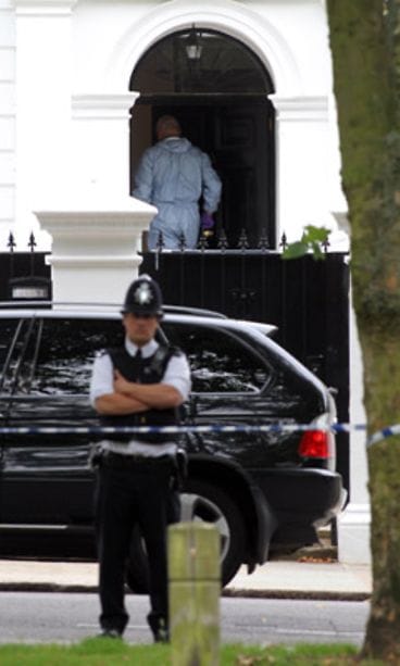 Poliisi Amy Winehousen talolla 23.7.