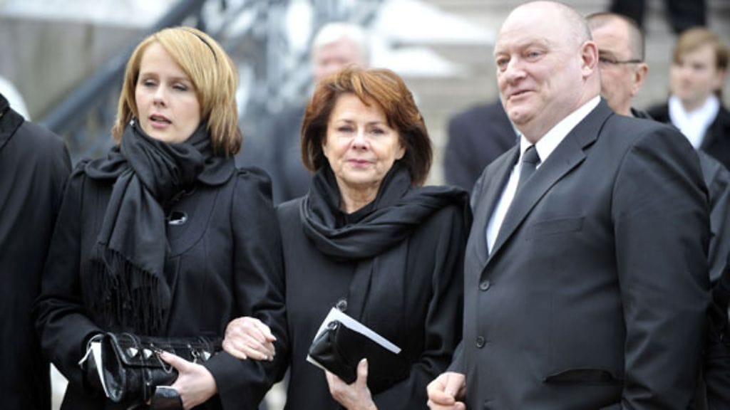 Åke Lindmanin ja Pirkko Mannolan tytär Heidi Kara, Pirkko Mannola ja Lindmanin poika Tom Lindman. (Kuva: Jussi Nukari/Lehtikuva)