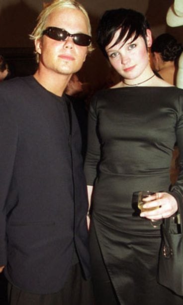 Lauri Ylönen ja Siiri Nordin Linnan juhlissa vuonna 2001 (Kuva: Lehtikuva)