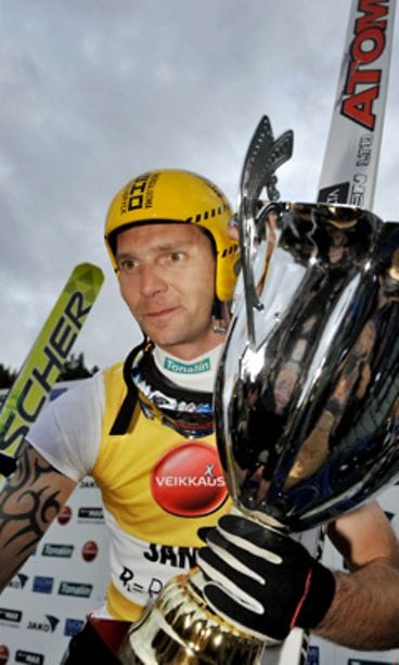 Janne Ahonen kesällä 2008 jäähyväiskilpailuissaan. (Lehtikuva)