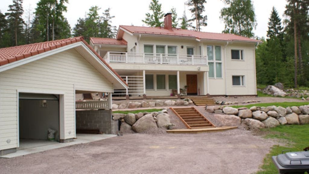 Virpi Kuitusen omakotitalo Espoon Nupurissa. (Kuva: MTV Oy)