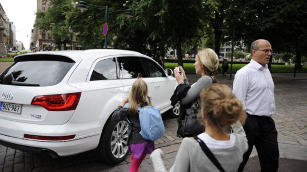 Madonnan lapset autossa (Lehtikuva)