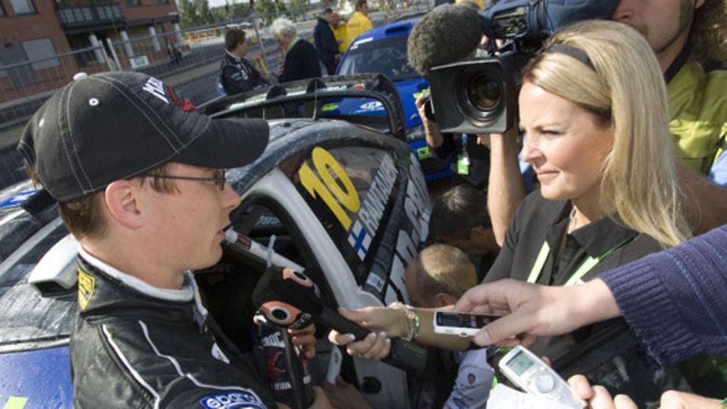 Matti Rantanen MTV3:n Anette Latva-Piikkilän haastateltavana. (Kuva: MTV3 Oy/Kari Kuukka)