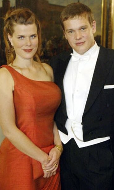 Saara Hedlund ja Ville Haapasalo Linnan juhlissa vuonna 2003. (Kuva: Jussi Nukari/Lehtikuva)