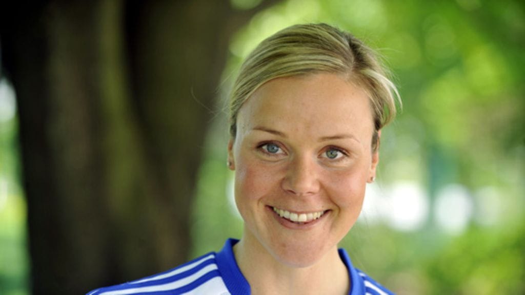 Naisten jalkapallomaajoukkueen Laura Österberg Kalmari. (Kuva: Jussi Nukari/Lehtikuva)