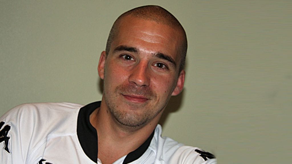 Aleksi Valavuori Unibet Open pokeriturnauksessa Prahassa. Kuva: MTV3.