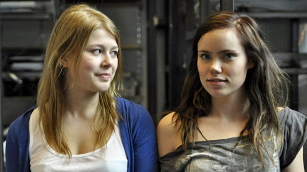 Sisko tahtoisin jäädä, Ada Kukkonen ja Sara Melleri (Solar Films)