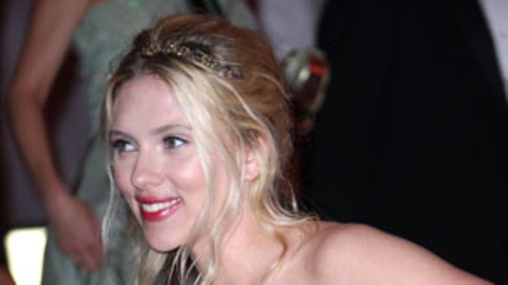 Scarlett Johansson ja kihlasormus. (Kuva: Andrew H. Walker/Getty Images)