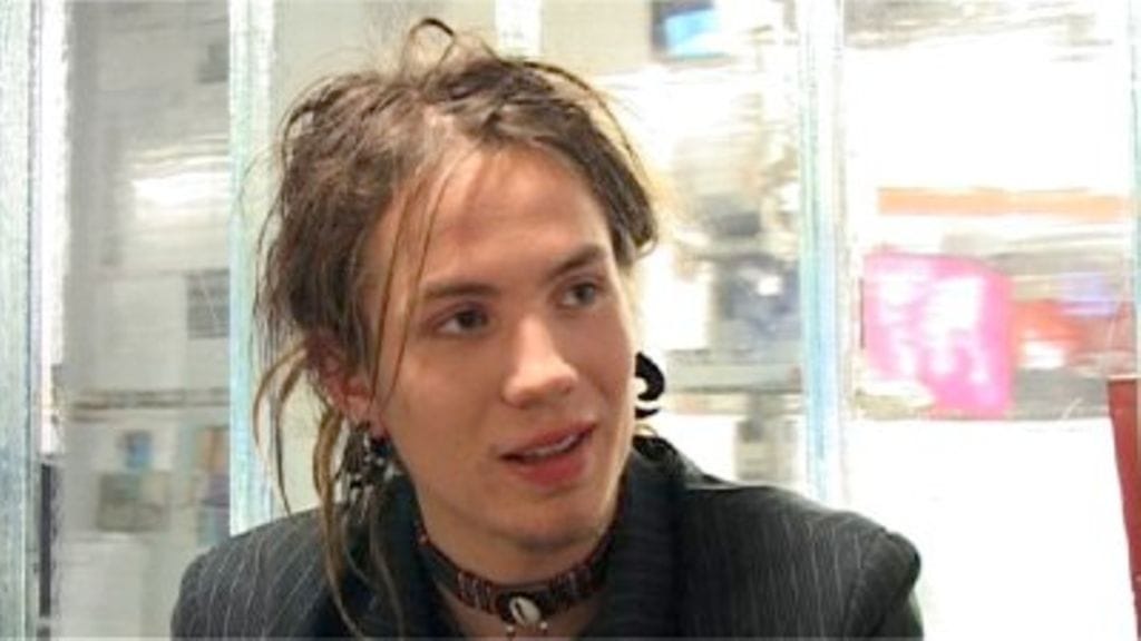 Mikko Neuvonen esittää Pyryä Dome Karukosken ohjaamassa Veljet-sarjassa.