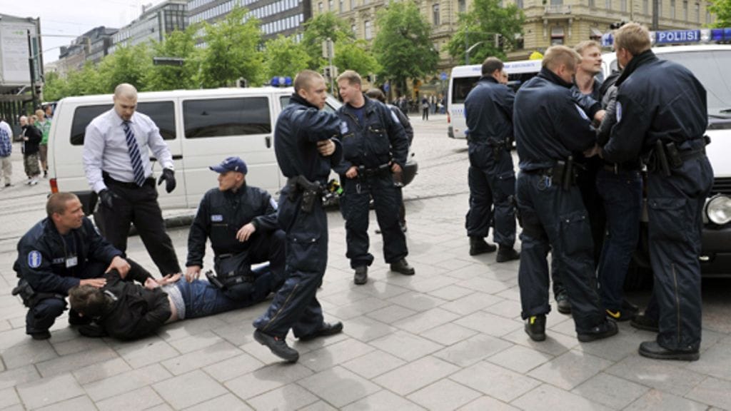 Venäläinen futisfani otettiin kiinni Helsinngissä. (kuva: Lehtikuva)