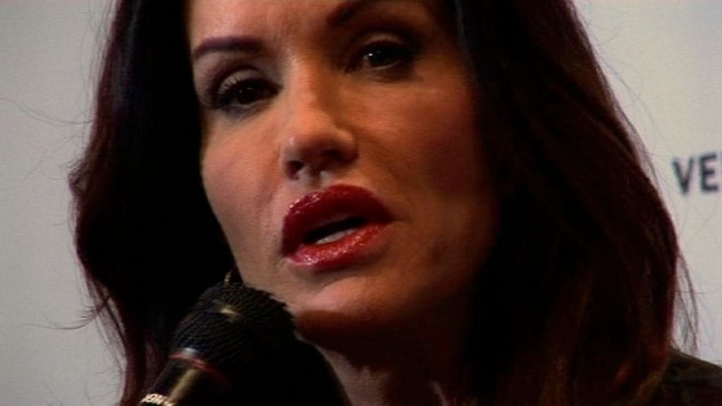 Janice Dickinson Suomessa promoamassa Suomen Huippumalli -kisaa.