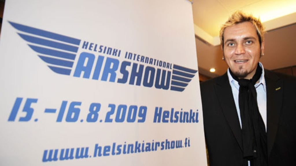 Promoottori Kalle Keskinen järjestää elokuussa ilmailunäytöksen ja rockkonsertin Helsingissä. (Kuva: Martti Kainulainen/Lehtikuva)