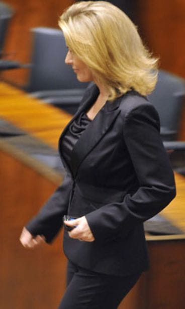 Tanja Karpela valtiopäivien avajaisissa 2009. (Kuva: Jussi Nukari/Lehtikuva)