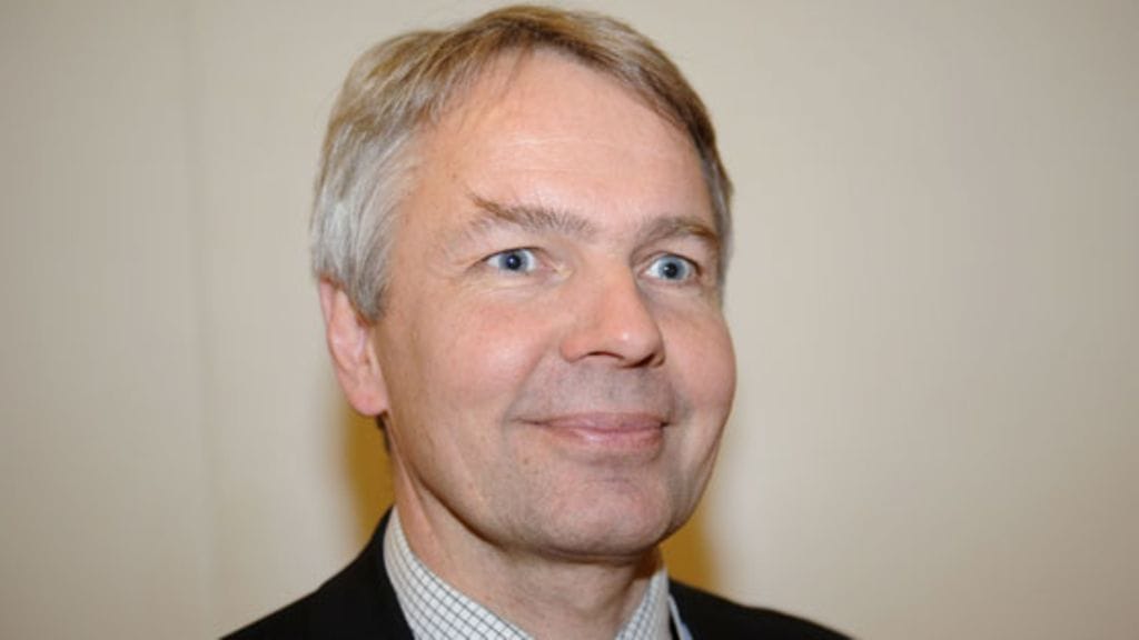 Vihreiden kansanedustaja Pekka Haavisto myy Munkkiniemessä sijaitsevaa omakotitaloaan.