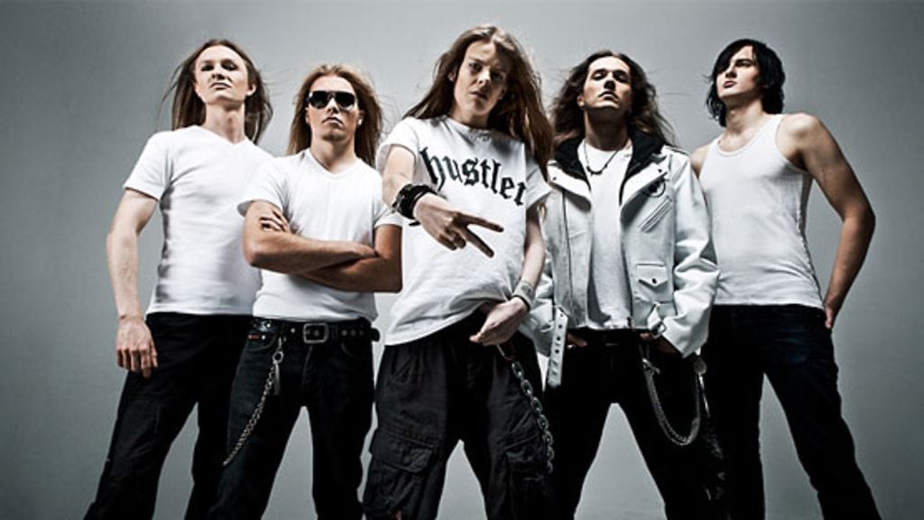 Ari Koivunen laulaa nykyään Amoral-yhtyeessä. Kuva: www.amoralweb.com.