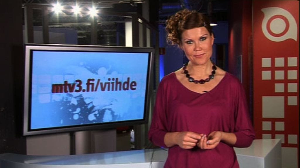 Sanna Kiiski juontaa Viihdeuutisia keväällä 2009. Kuva: MTV Oy.