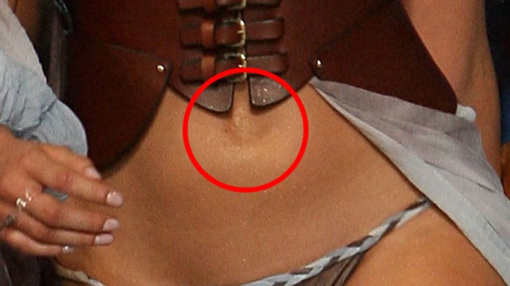 Huippumalli Karolina Kurkovan outo napa. Kuva: Getty Images.