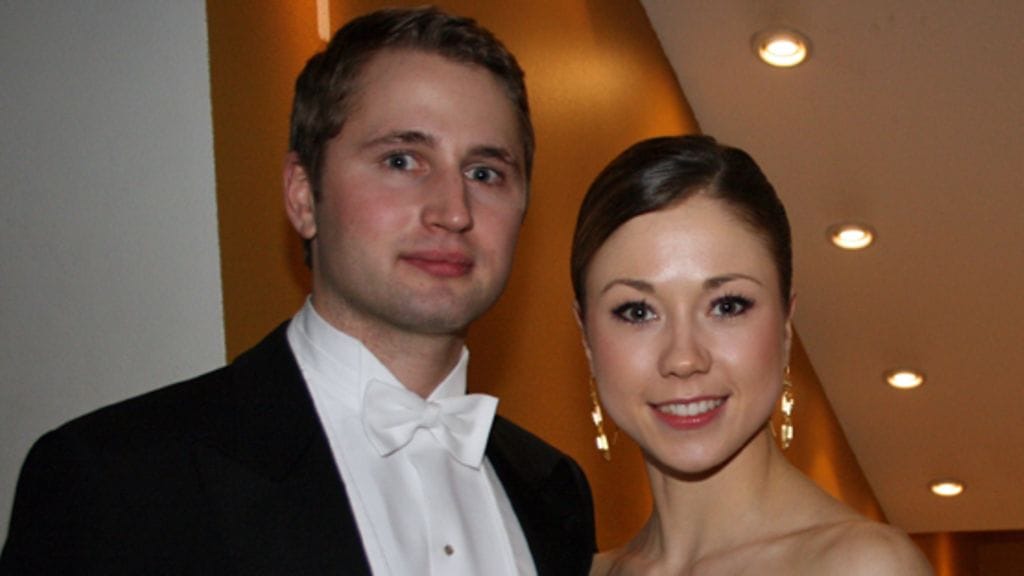 Laura Lepistön kanssa Linnassa ja jatkoilla juhli avopuoliso Tommi Huovinen.