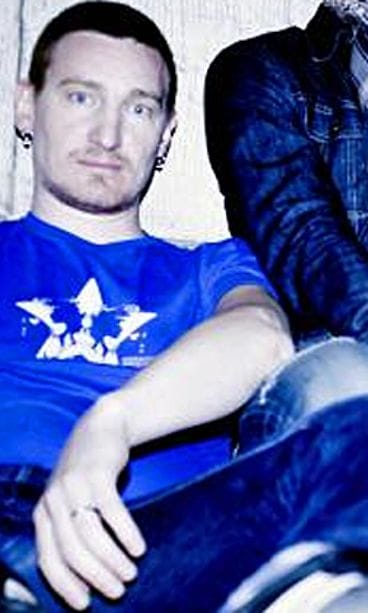 Mauro Gargano on soittanut rumpuja muun muassa Idols-voittaja Ari Koivusen bändissä. (Kuva: Emi Music Finland)