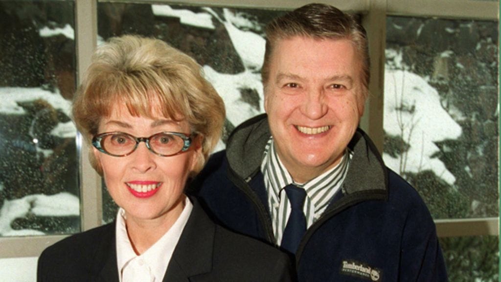 Arja Tuomarila aviomiehensä Kaj Lindin kanssa.