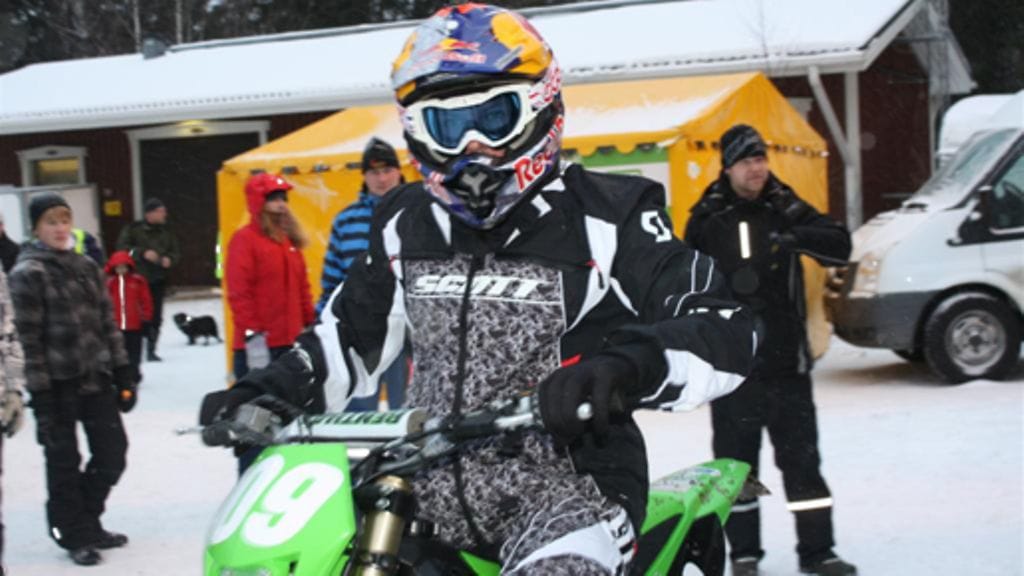 Kimi Räikkönen Kärme Kustaa -endurokilpailussa.