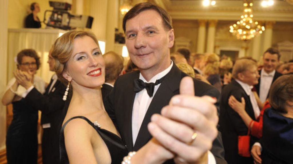 Jukka ja Virpi Gustafsson Linnan juhlissa vuonna 2009. (Kuva: Jussi Nukari/Lehtikuva)