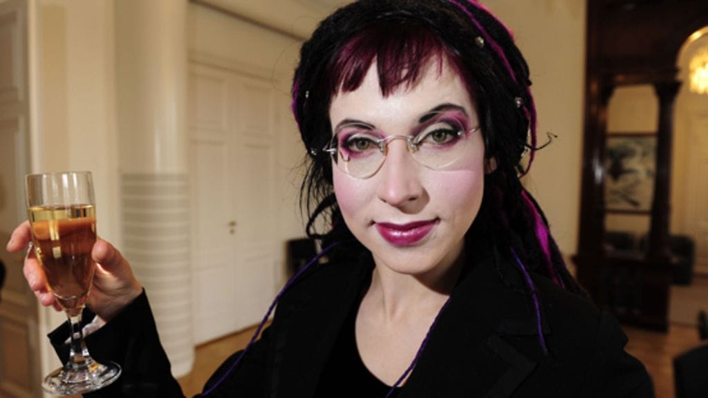 Sofi Oksanen on tienannut huimasti Puhdistus-romaanillaan.