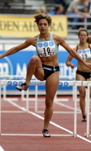 Manuela Bosco voitti vuoden 2003 Kalevankisojen aitajuoksun Suomenmestaruuden. (Kuva: Lehtikuva/Matti Björkman)